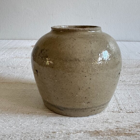 Small Earthenware Pottery Ginger Jar - Picture 1 of 10